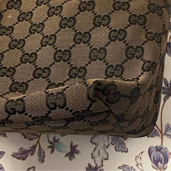 Gucci Brown Monogram Shoulder Bag Authentic - Picture 10 of 16